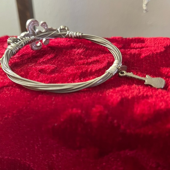 Guitar String Silver and Gold‎ Bracelet Fleur-de-lis - Picture 3 of 4